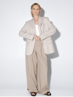  
Цвет: Бежевый